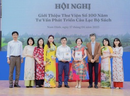 Thư viện số 100 năm trao tặng 2.000 Thẻ Thư viện số 100 năm cho THPT Lê Hồng Phong, Nam Định và tư vấn chiến lược phát triển CLB đọc sách