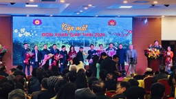 Hành trình trao tặng Thẻ học trực tuyến trên Ngân hàng Di sản Tri thức tinh hoa đến các trường tại địa bàn tỉnh Nghệ An